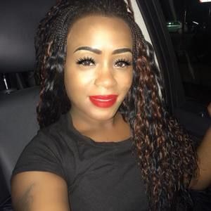 Meet your Posher, Adrienne